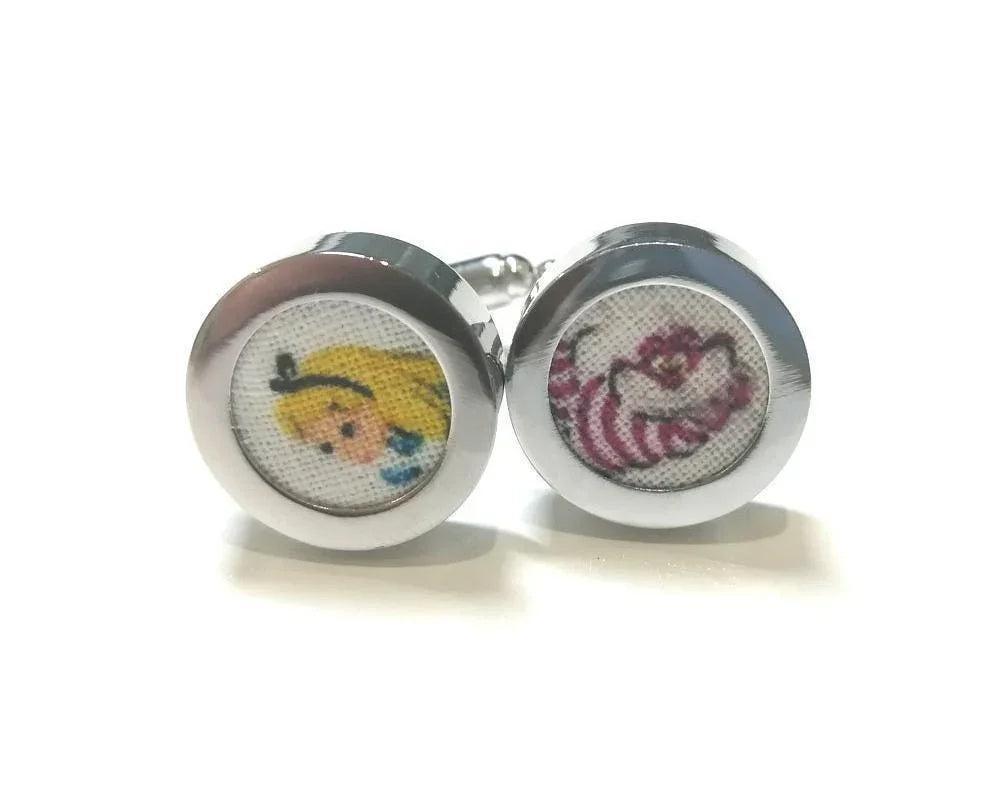 Gemelos redondos con borde metálico y tela estampada con personajes coloridos, detalle artesanal