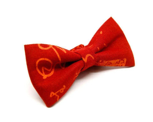 Pajarita roja con estampado naranja de estilo original, hecha a mano para hombre o niño