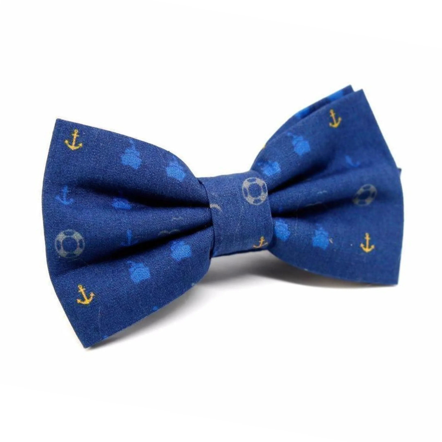 Pajarita azul marino con estampado náutico de anclas amarillas y salvavidas, complemento original para hombre y niño