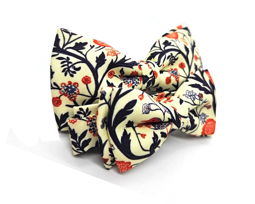 Pajarita Fondo Crema y Flores Rojas 🆕 - Pitas, Pitas Pajaritas | Pajaritas originales y muy frikis