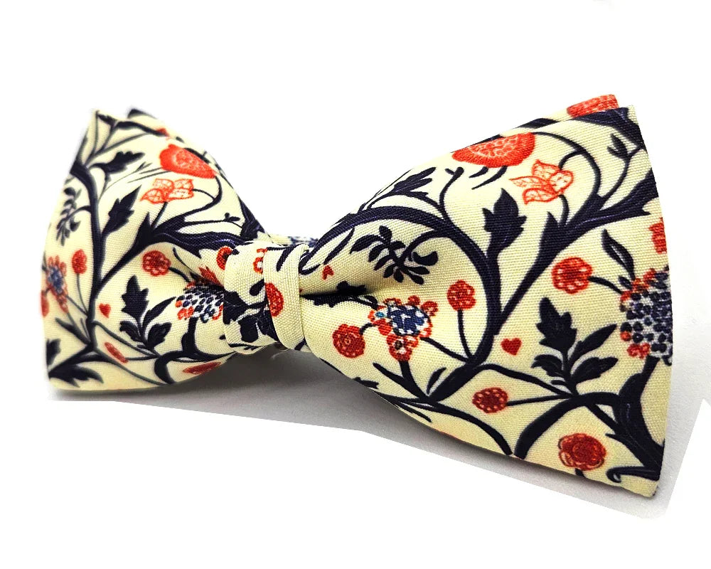 Pajarita Fondo Crema y Flores Rojas 🆕 - Pitas, Pitas Pajaritas | Pajaritas originales y muy frikis